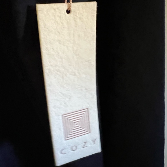 Lularoe McKenzie Cozy - Picture 3 of 4